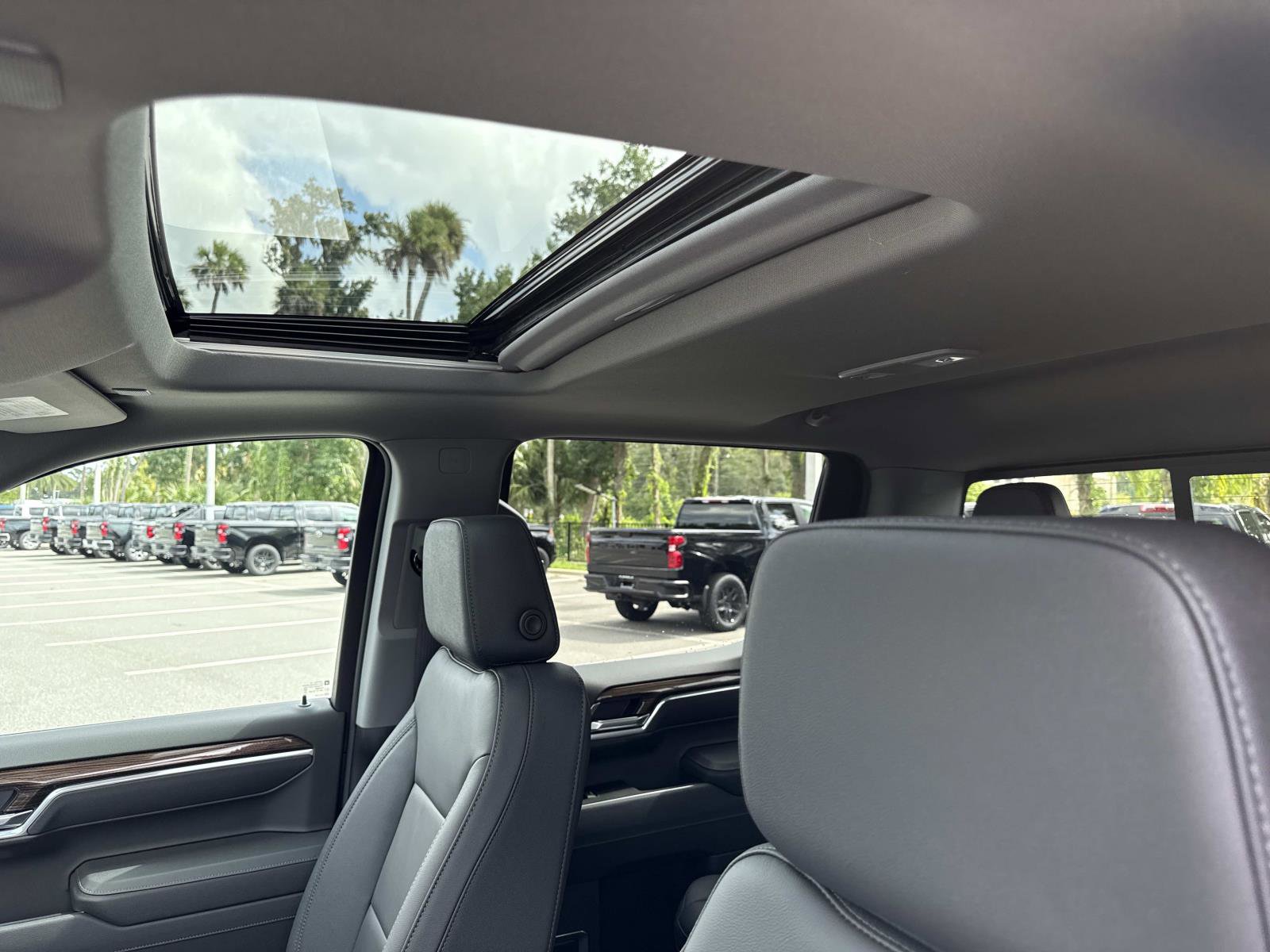 2026 Chevrolet Silverado 1500 RST photo 19