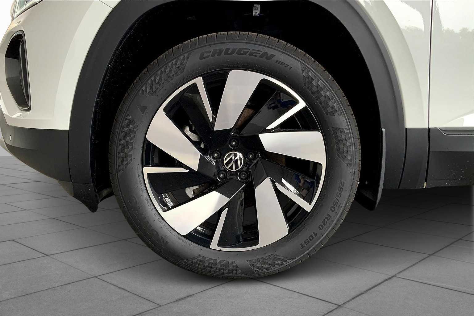 2025 Volkswagen Atlas Cross Sport SE Technology photo 10