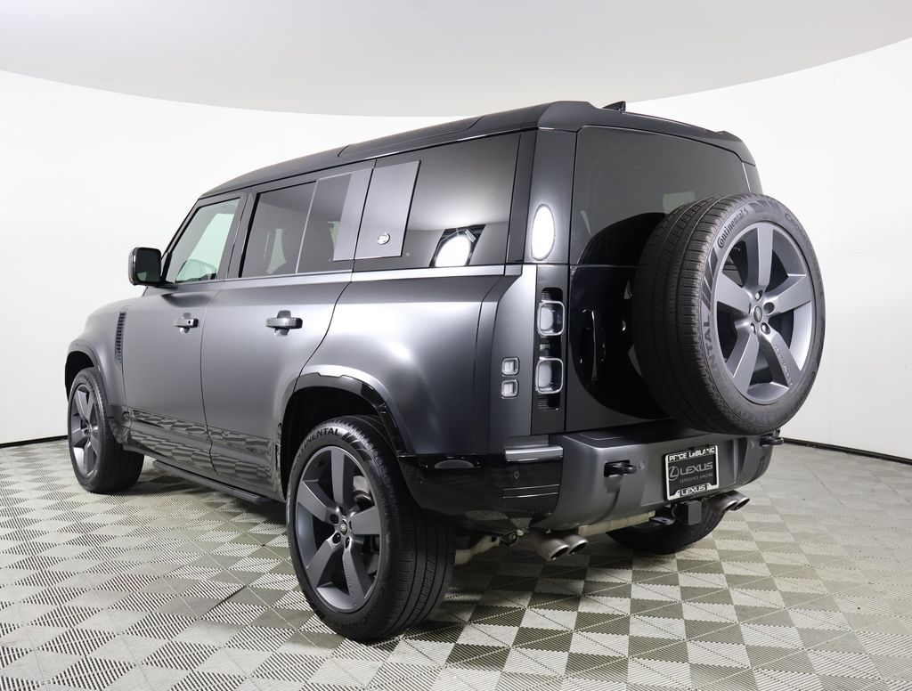 2024 Land Rover Defender 110 Carpathian Edition photo 3