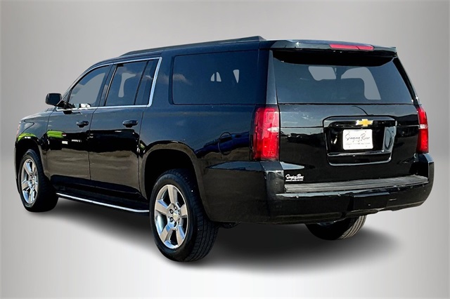 2015 Chevrolet Suburban LT photo 4