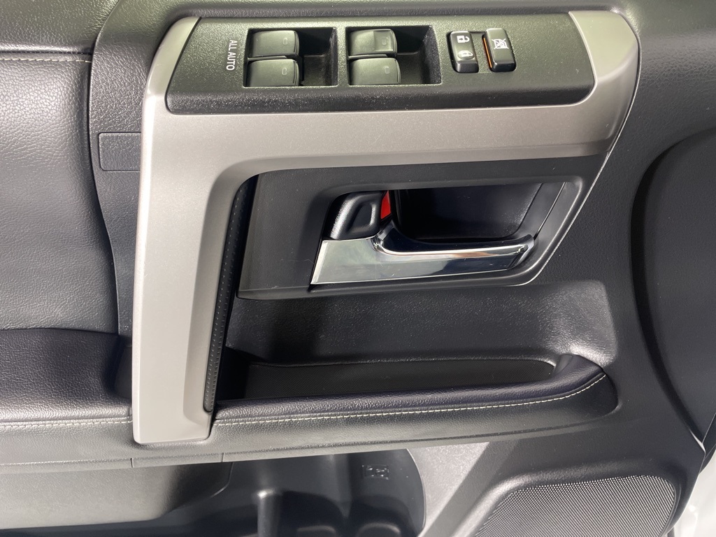 2024 Toyota 4Runner SR5 photo 18
