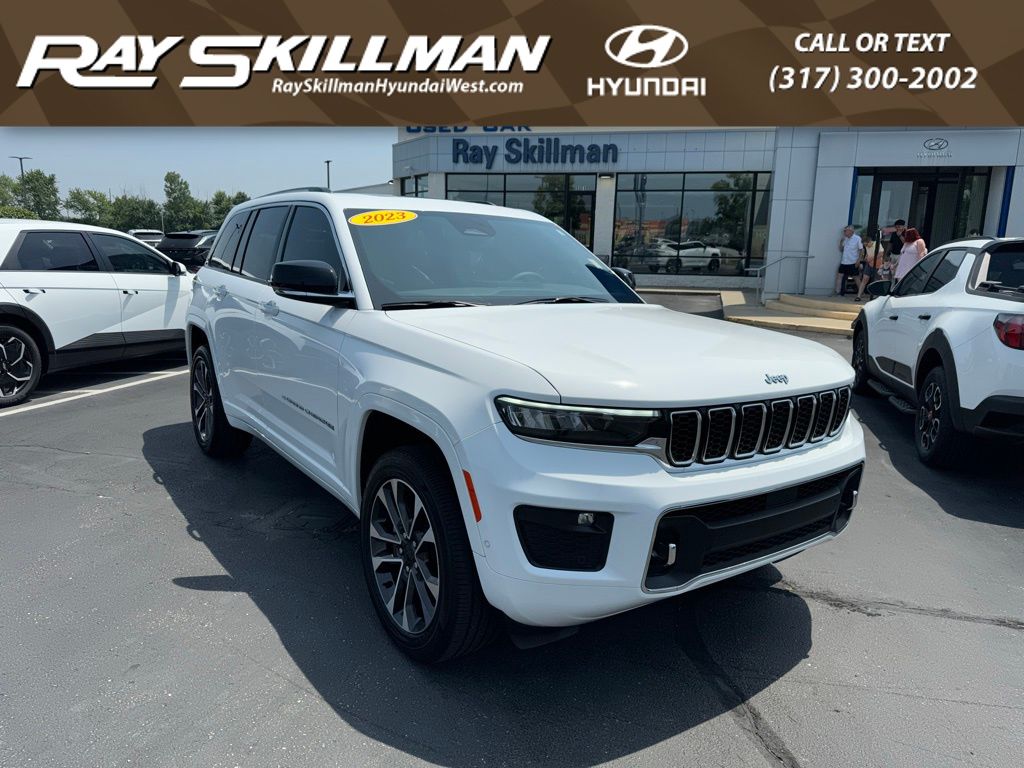 2023 Jeep Grand Cherokee Overland's photo