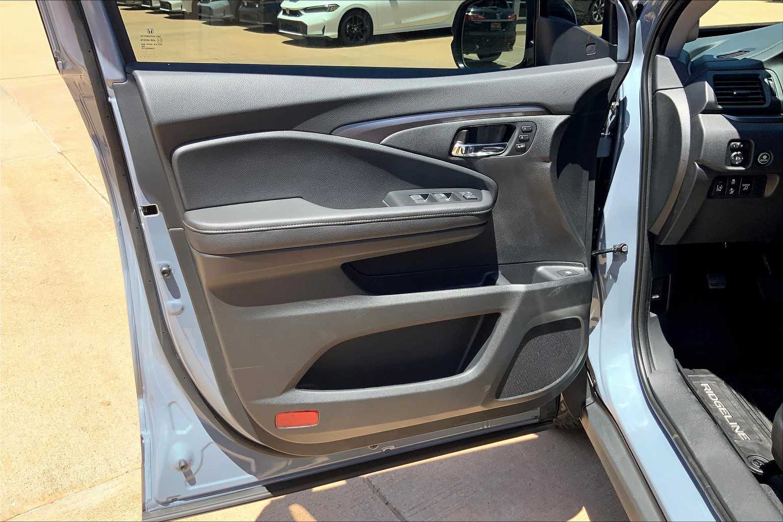 2025 Honda Ridgeline RTL photo 9