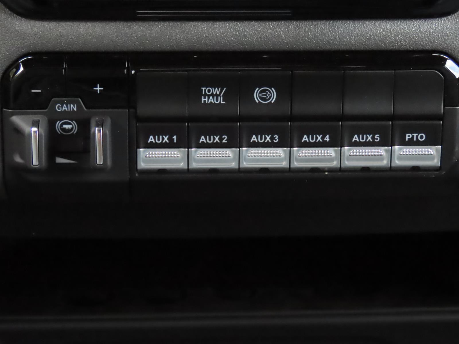 2026 Ram 3500 Tradesman photo 4