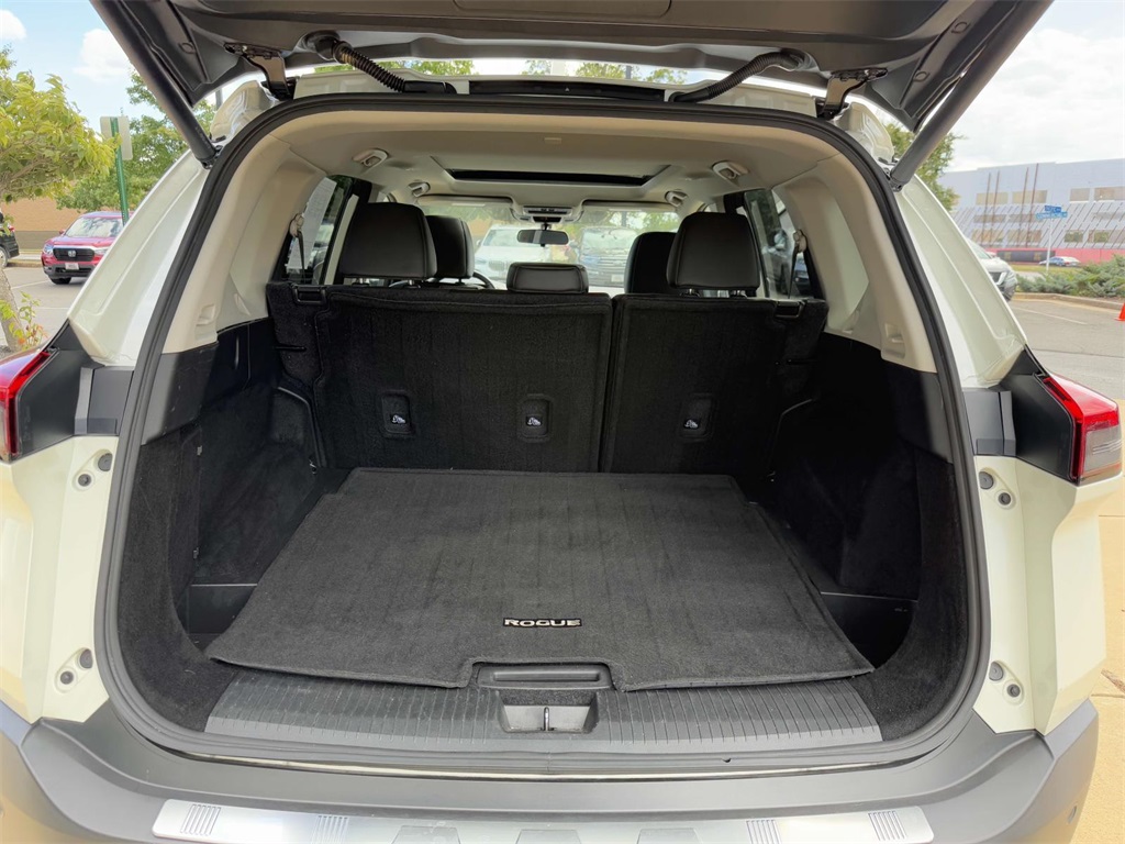 2023 Nissan Rogue SV photo 32
