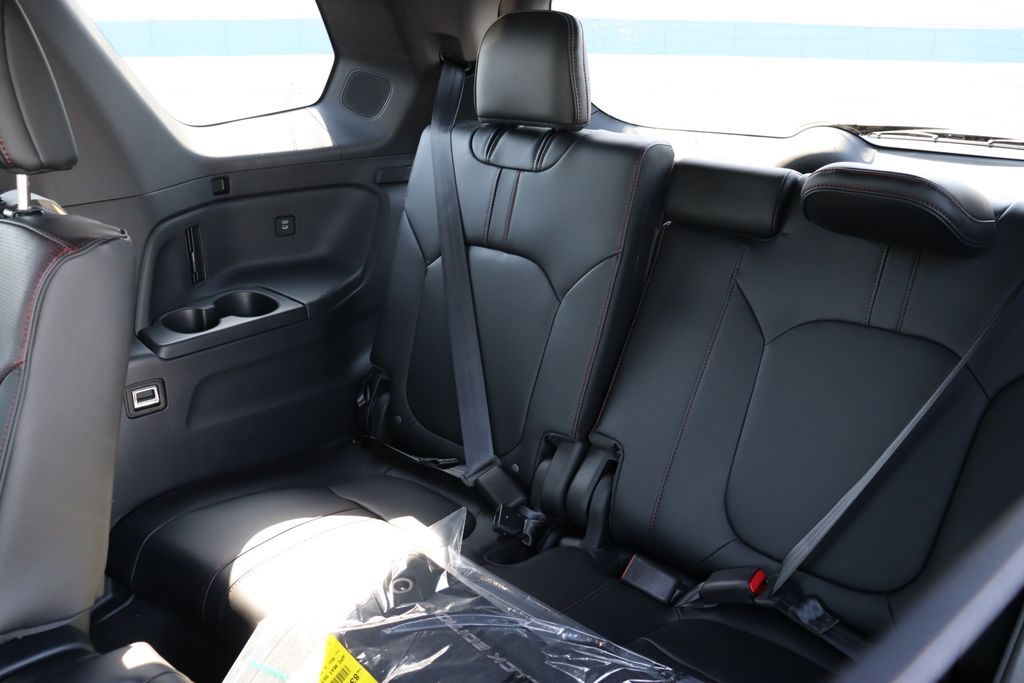 2025 Honda Pilot Black Edition photo 12