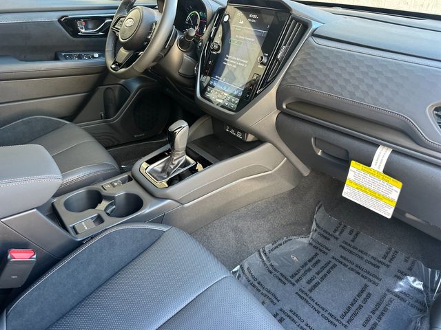 2025 Subaru Forester Touring photo 18