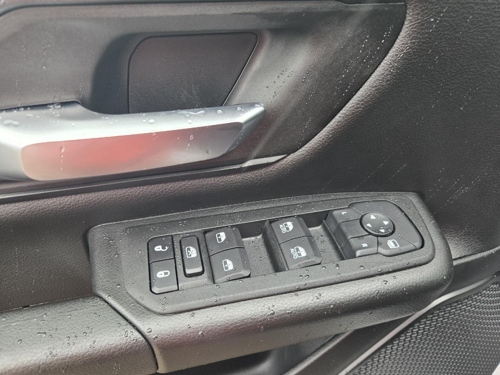 2025 Ram 1500 Tradesman photo 12