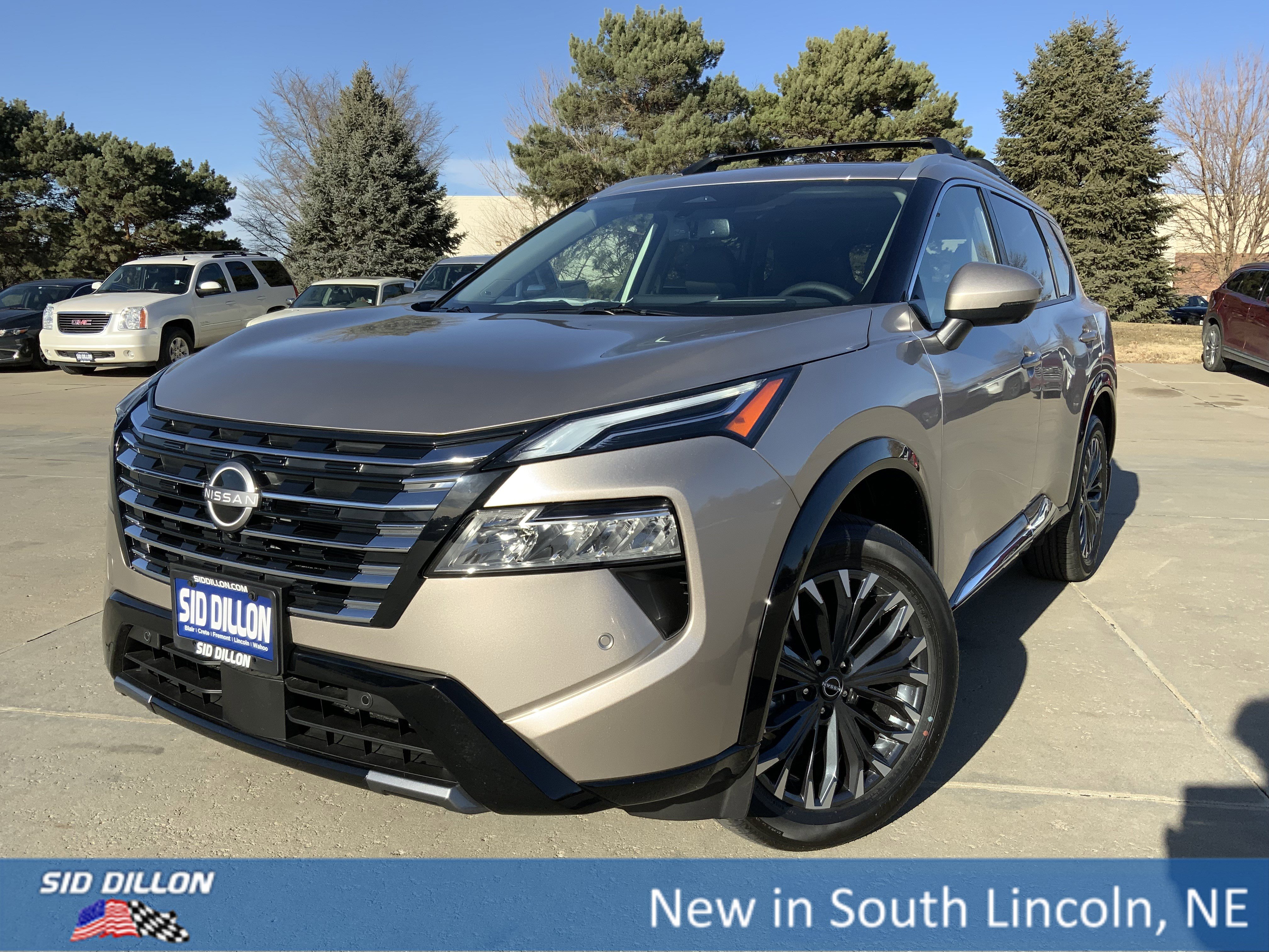 2026 Nissan Rogue Platinum's photo