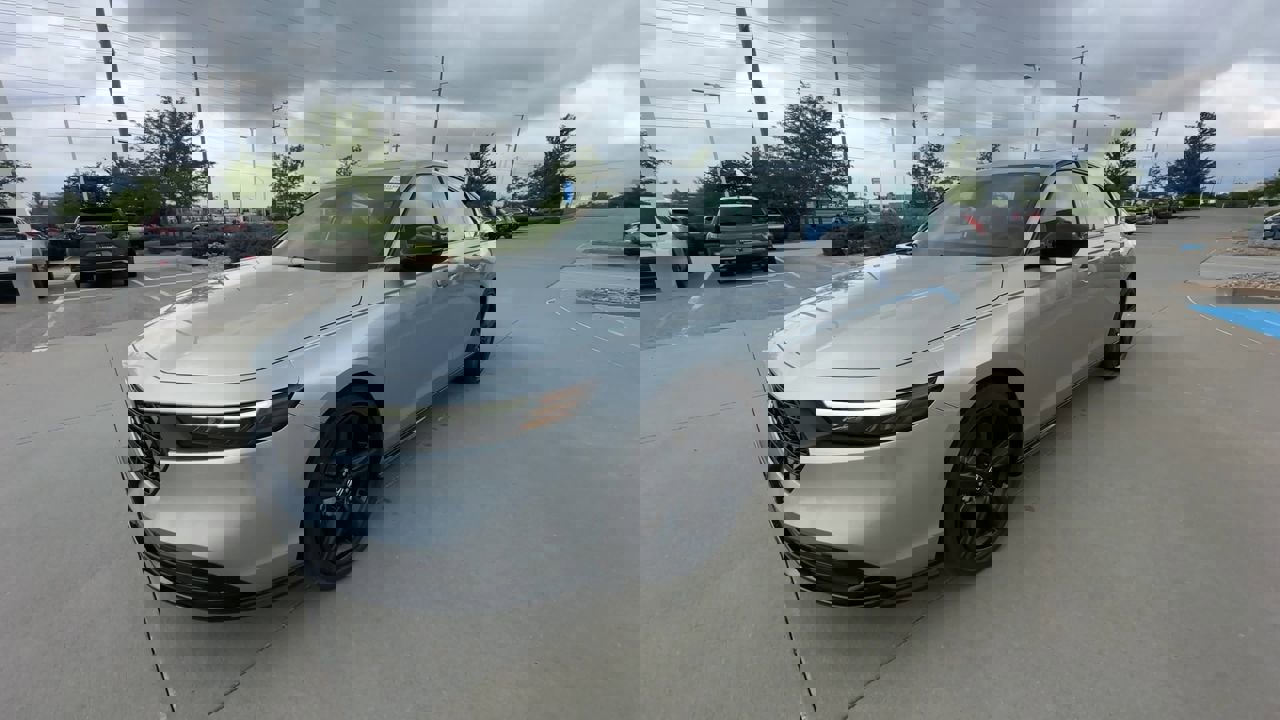 2025 Honda Accord Hybrid Sport-L photo 3