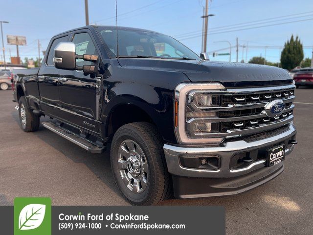 2025 Ford F-350 Super Duty Lariat's photo