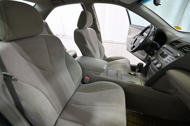 2011 Toyota Camry photo 18