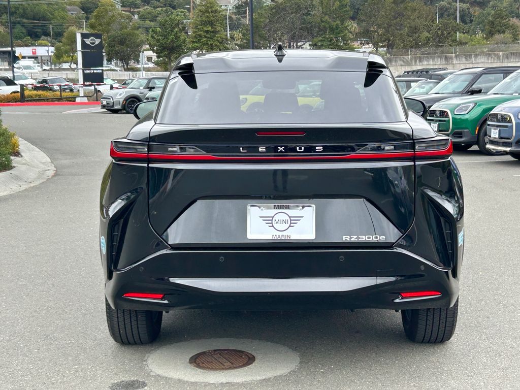 2025 Lexus RZ 300e Premium photo 4