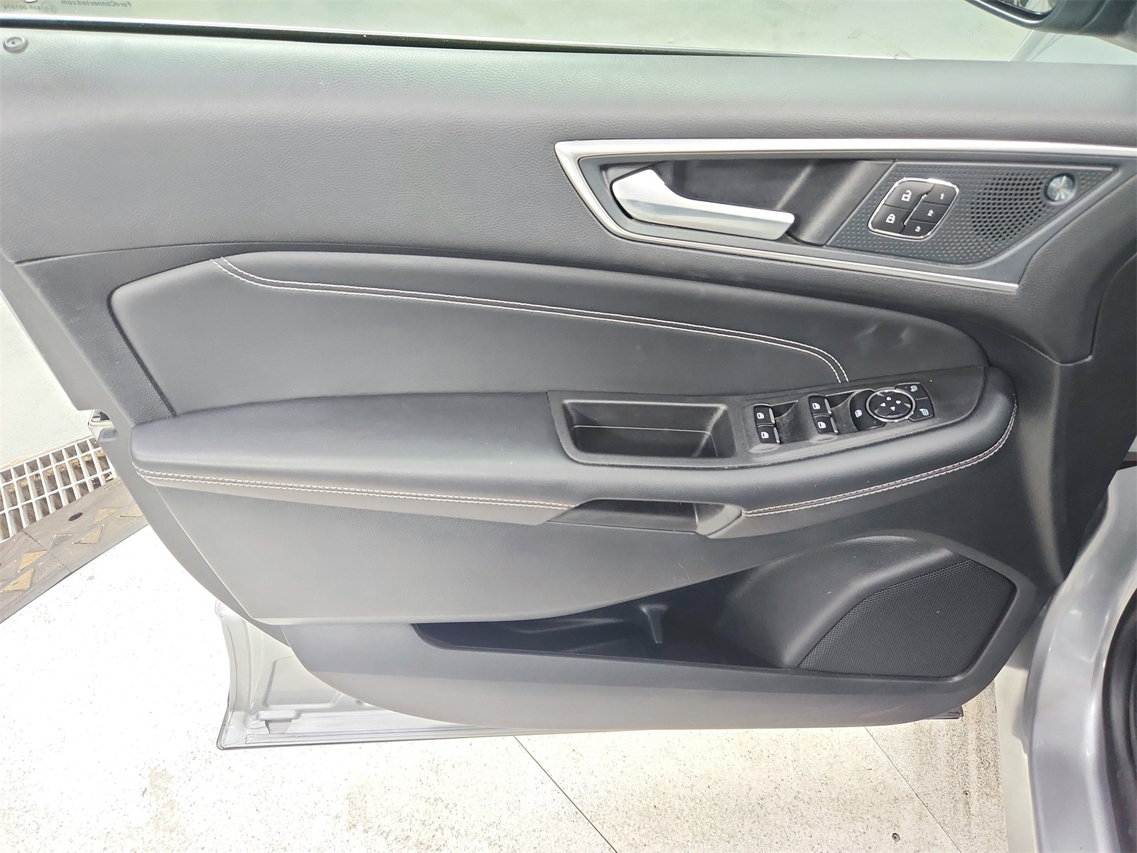 2024 Ford Edge Titanium photo 35