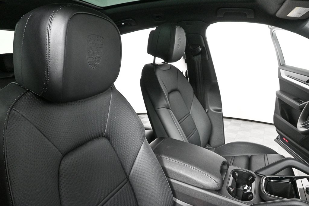 2026 Porsche Cayenne Coupe photo 22