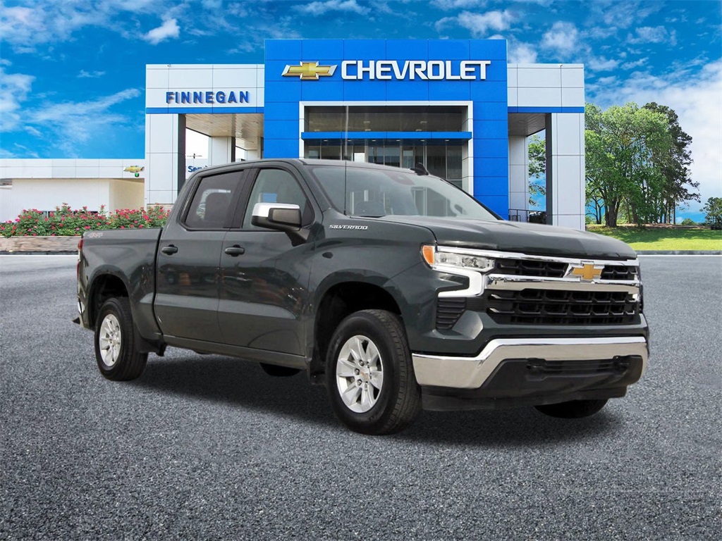 2025 Chevrolet Silverado 1500 LT's photo