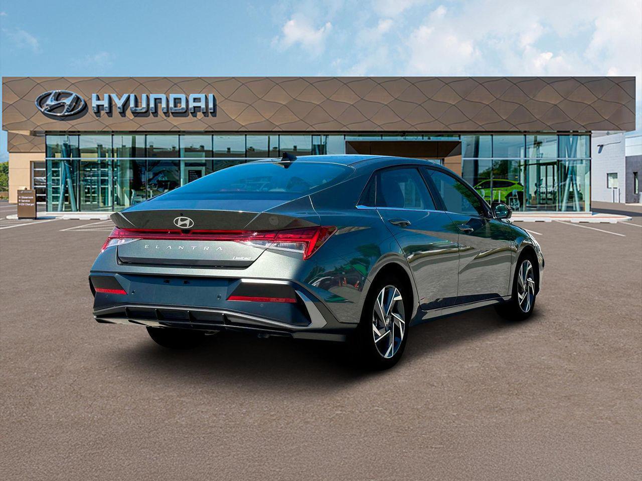 2025 Hyundai Elantra Limited photo 7