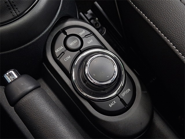2024 Mini Cooper 2 Door Hardtop Signature photo 27