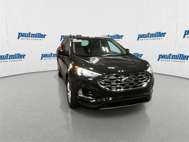 2022 Ford Edge SEL photo 3