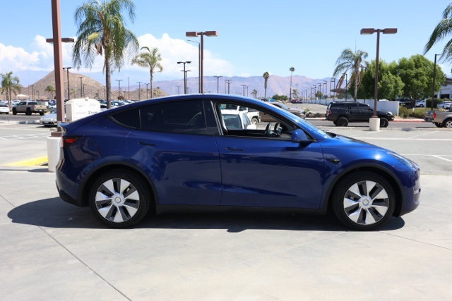 Used 2024 Tesla Model Y Long Range with VIN 7SAYGDEE6RF080061 for sale in Hemet, CA