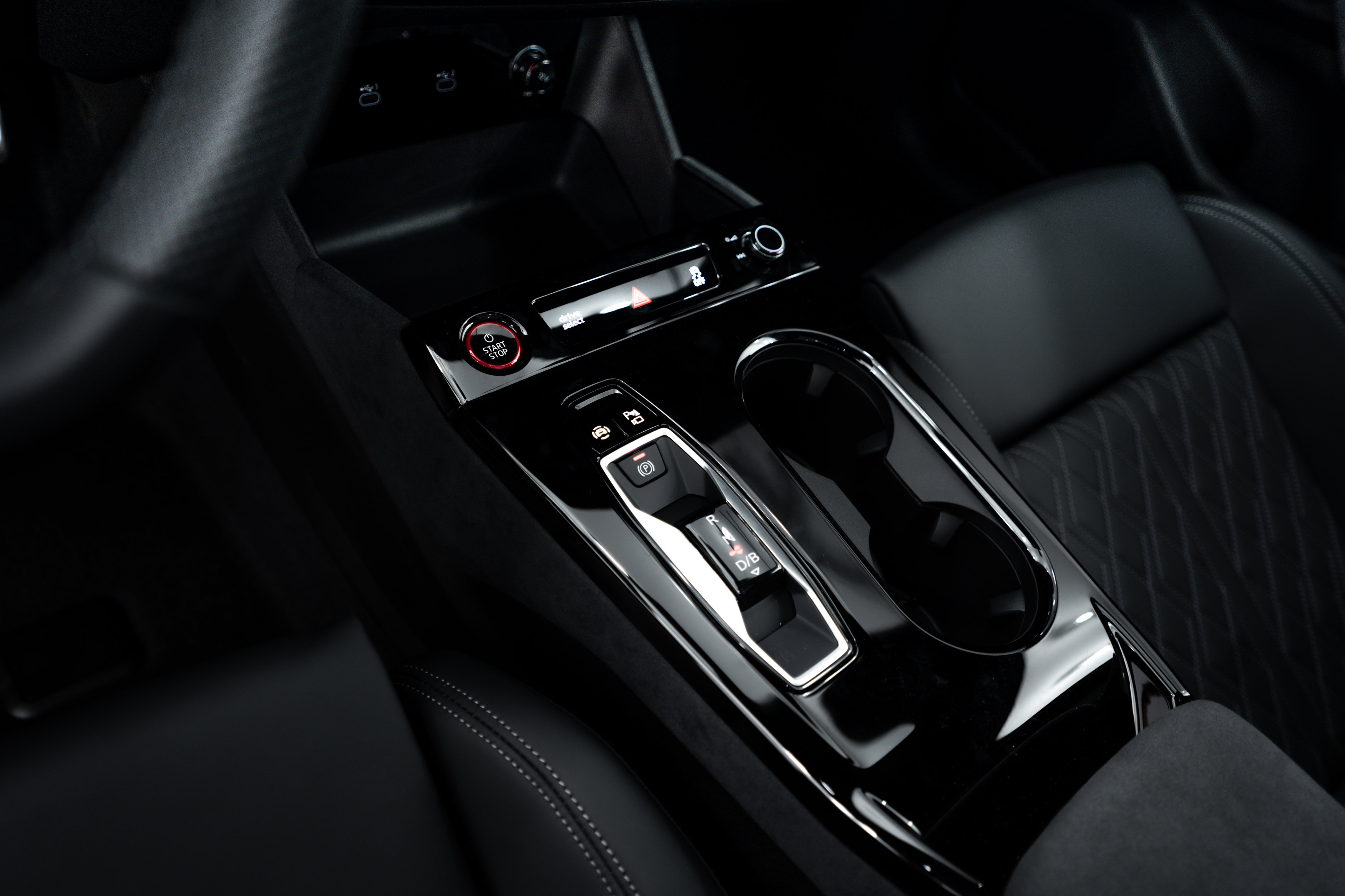 2025 Audi SQ6 photo 8