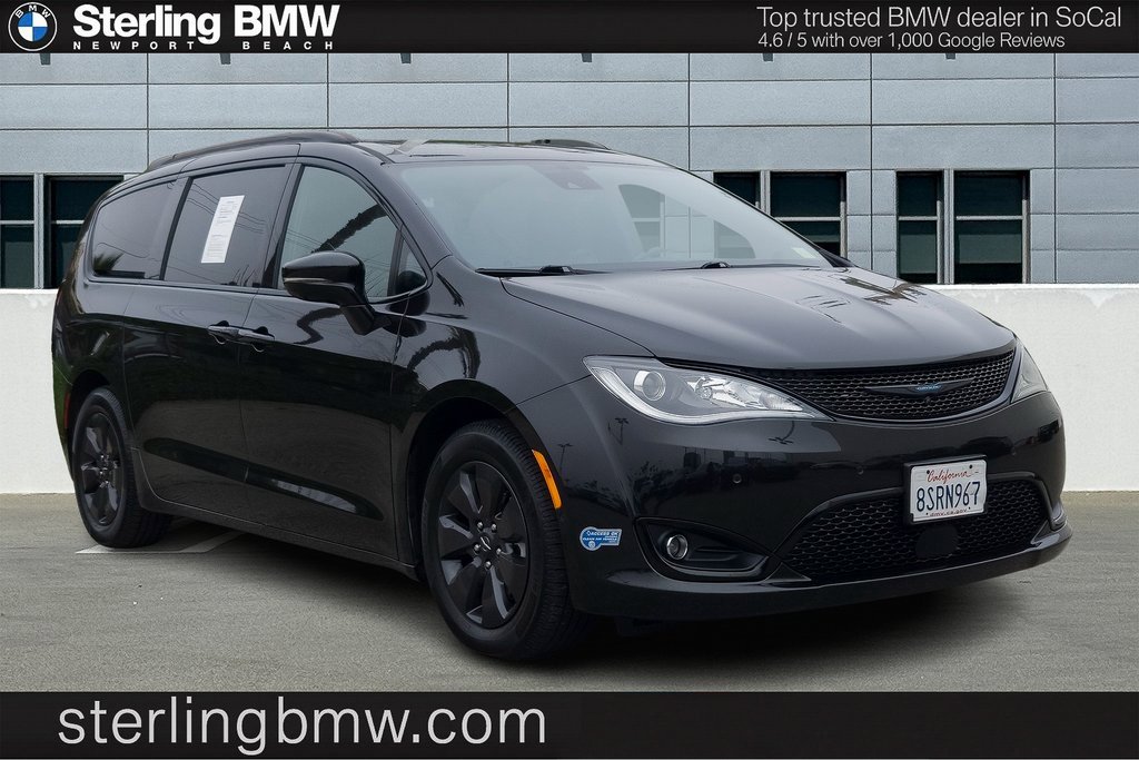 2020 Chrysler Pacifica Hybrid Limited's photo