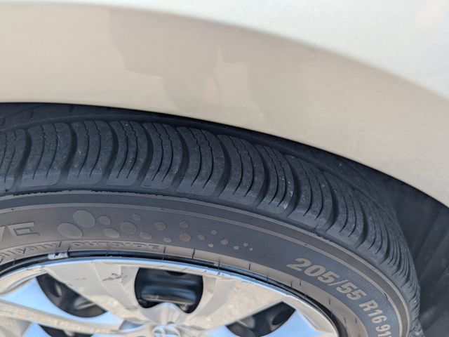 2022 Toyota Corolla LE photo 11