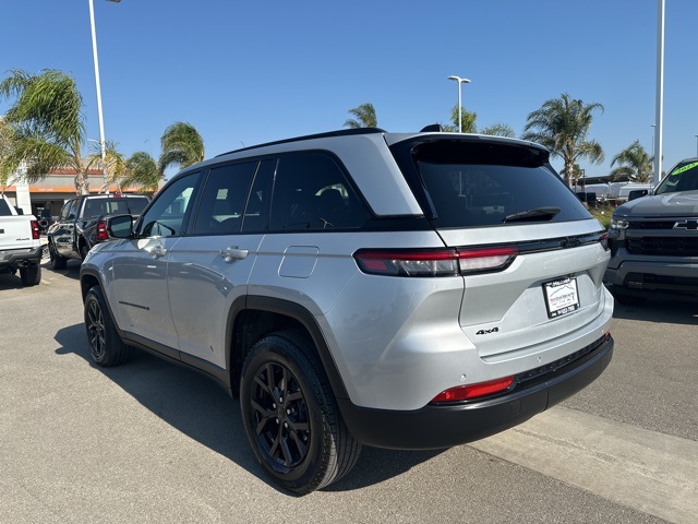 2024 Jeep Grand Cherokee Altitude X photo 2