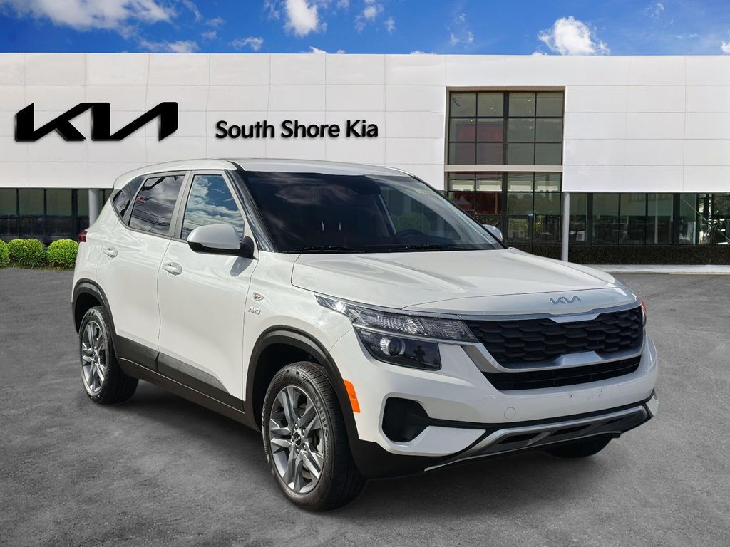 2023 Kia Seltos LX's photo