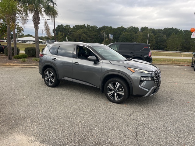 2024 Nissan Rogue SL's photo