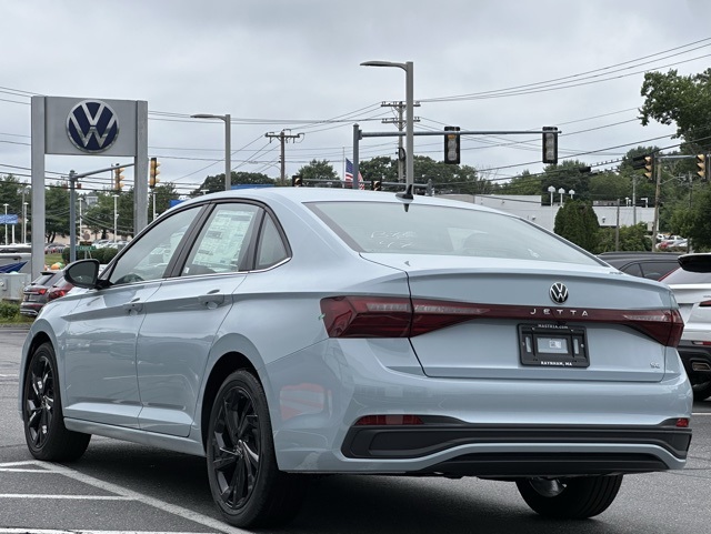 2025 Volkswagen Jetta SE photo 3