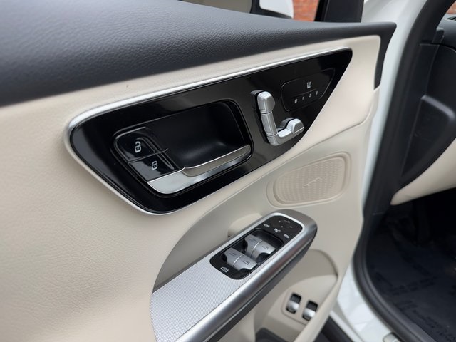 2025 Mercedes Benz GLC 350e 4MATIC photo 10