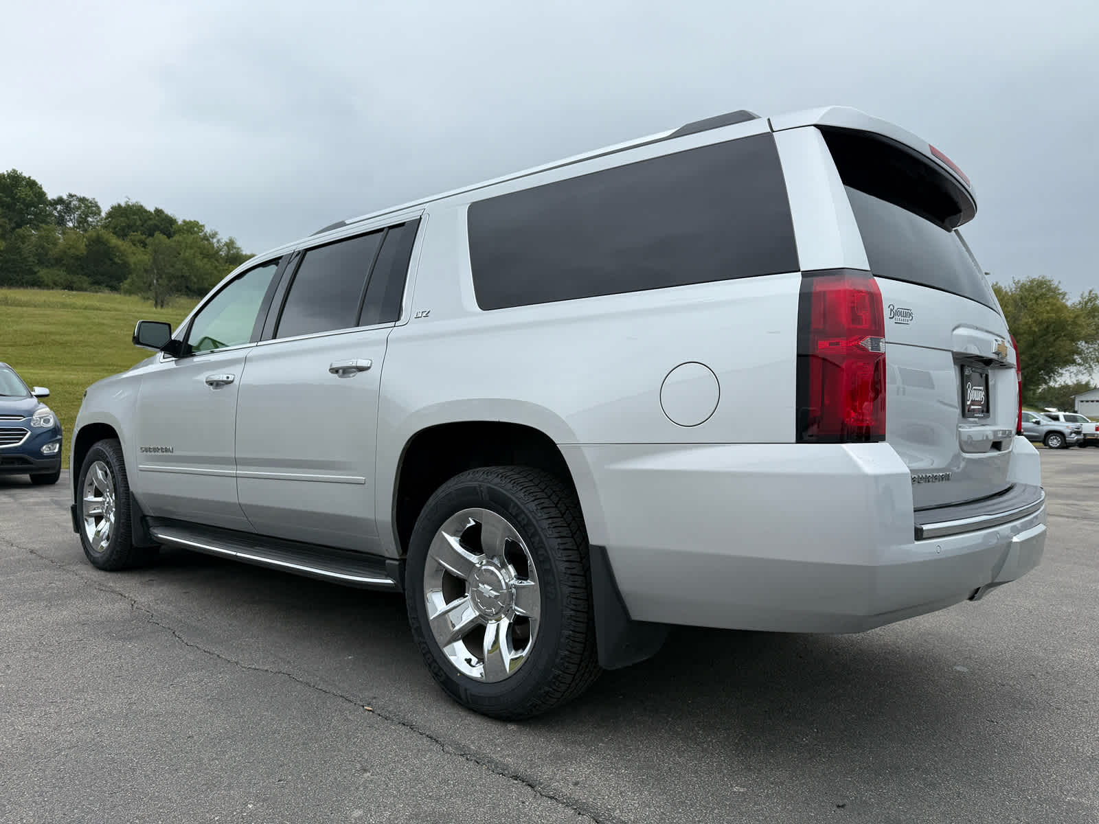 2015 Chevrolet Suburban LTZ photo 3