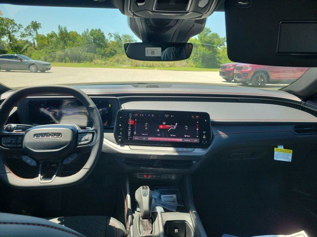 2025 Dodge Charger R/T photo 10