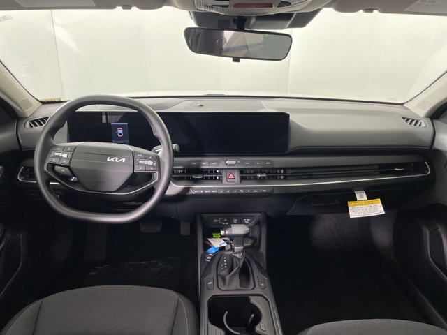 2025 Kia K4 LXS photo 31