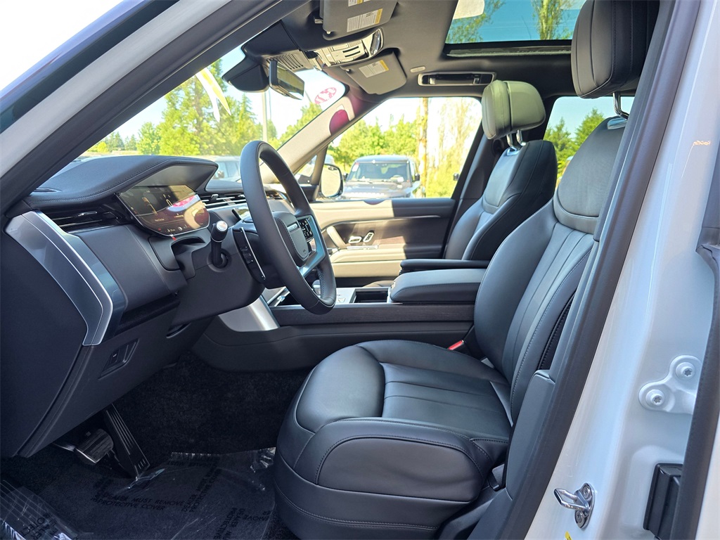 2025 Land Rover Range Rover SE photo 20