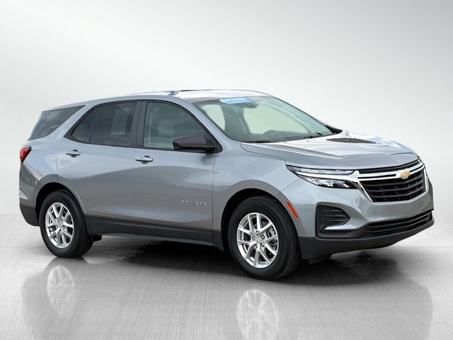 2024 Chevrolet Equinox LS photo 2