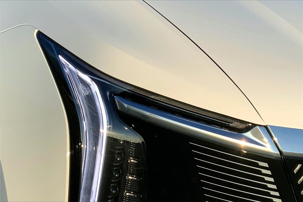 2025 Cadillac Escalade IQ Luxury photo 13