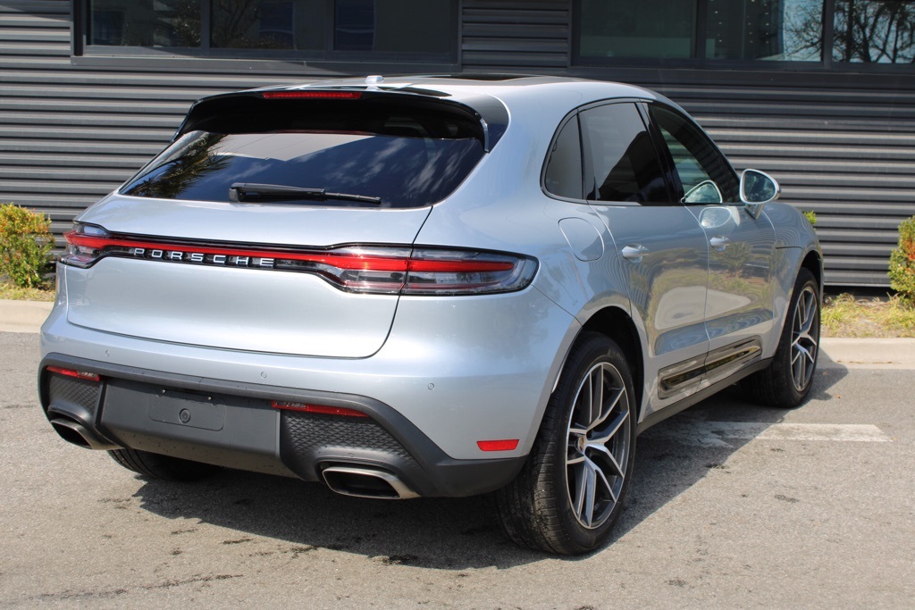 2024 Porsche Macan Base photo 7