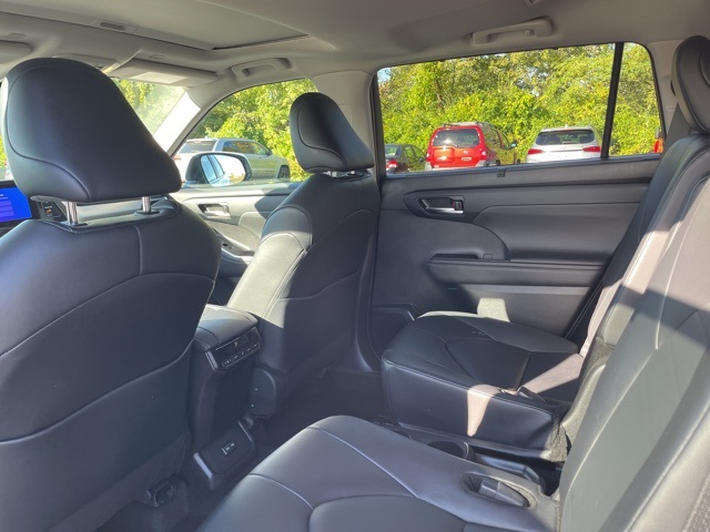 2024 Toyota Highlander XLE photo 20