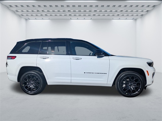2025 Jeep Grand Cherokee Summit Reserve photo 3