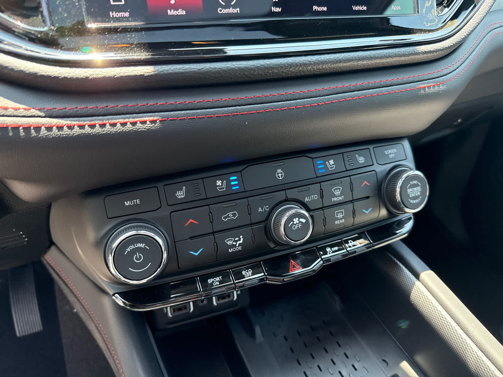 2025 Dodge Durango R/T Plus photo 26