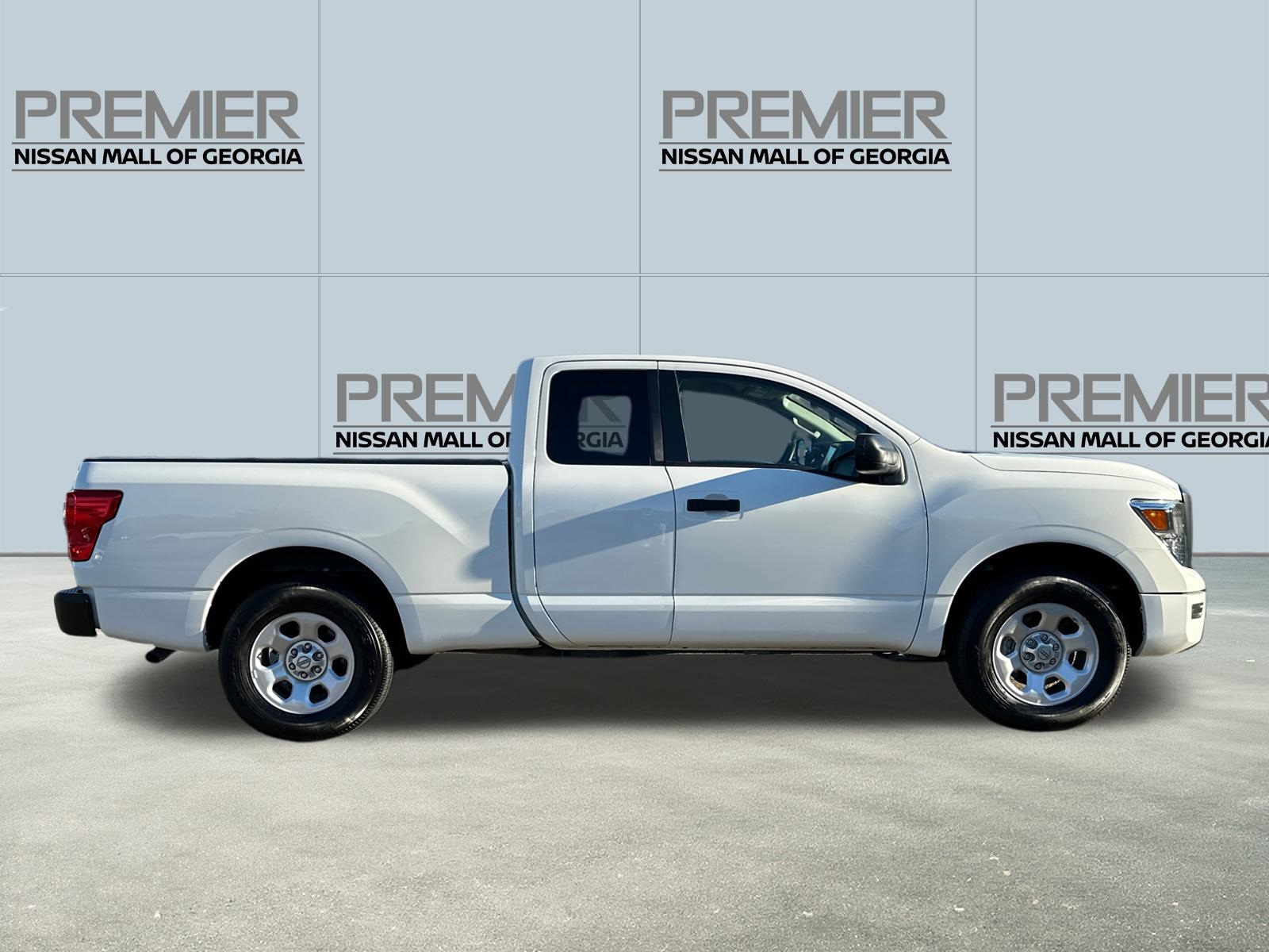 2023 Nissan Titan S photo 4