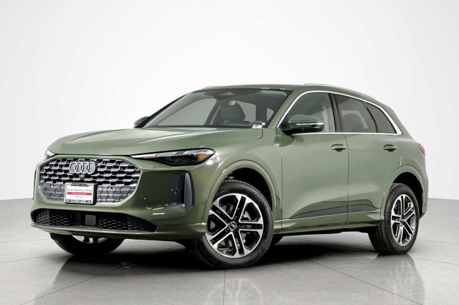 2025 Audi New Q5 Premium's photo