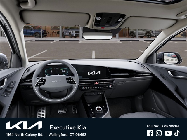 2025 Kia Niro Plug-In Hybrid SX Touring photo 9