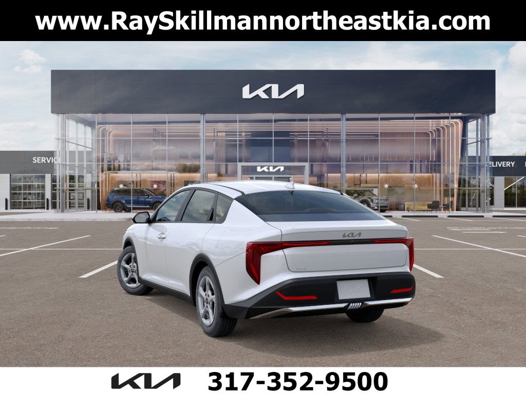 2025 Kia K4 LXS photo 2