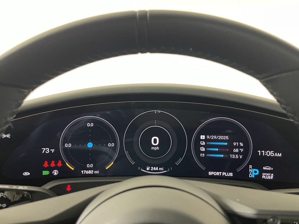 2024 Porsche Taycan Turbo photo 28