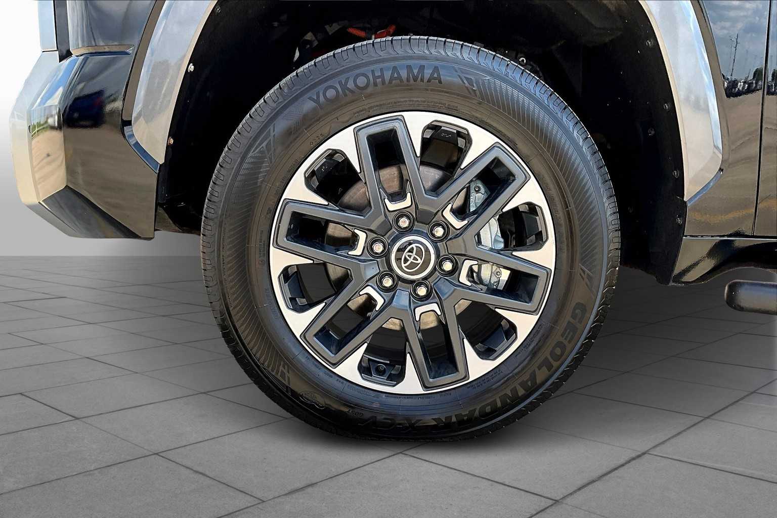 2024 Toyota Tundra Limited CrewMax photo 9