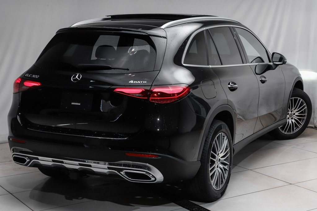 2025 Mercedes Benz GLC 300 4MATIC photo 2