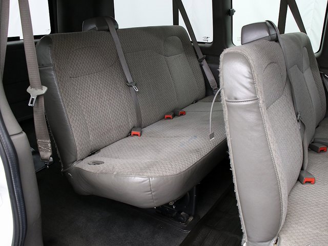 2015 Chevrolet Express Passenger 2500 LS photo 16